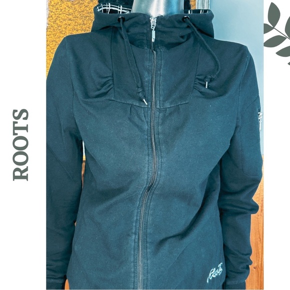 Roots Canada Women's Hoodie Black Full Zipper Front with Loned Contrast
Hood Med - Picture 5 of 7